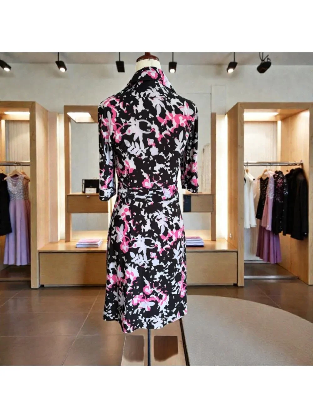 Diane Von Furstenberg Silk Jersey Wrap Dress Black Pink Abstract Stretch Size 2 - Picture 5 of 7